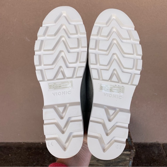 Vionic Ballari Lace-Up Oxford - Picture 8 of 9